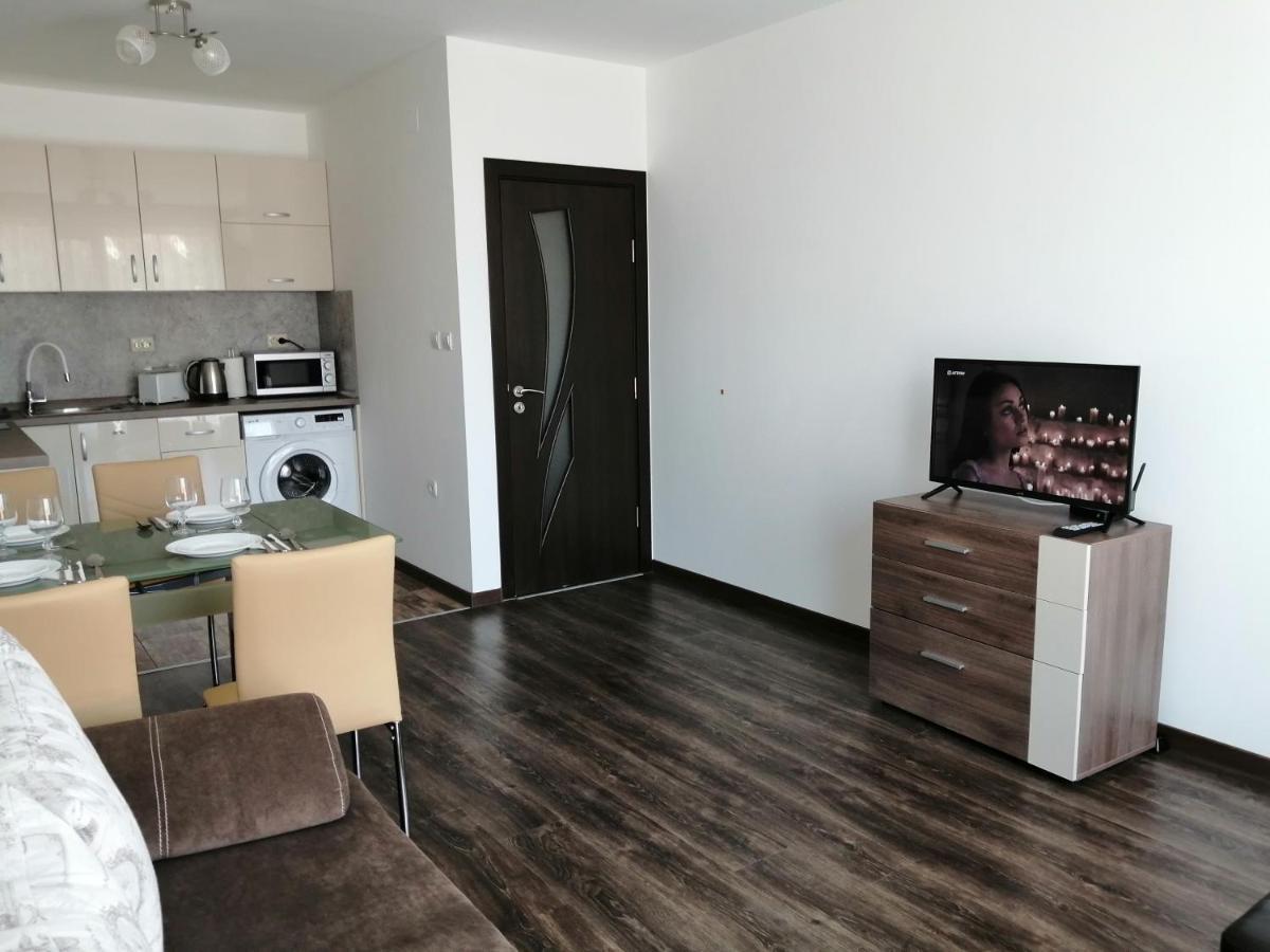 Apartment Azaria *